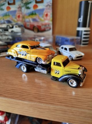 Hot Wheels Camión Transporte Coche y Barco
