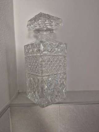 Decanter in cristallo sfaccettato