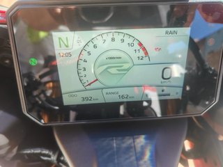 Yamaha R7 70 Aniversario 2026 con 392 km