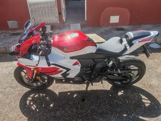 Yamaha R7 70 Aniversario 2026 con 392 km