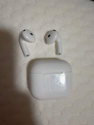 AirPods 4 originales + 4 fundas