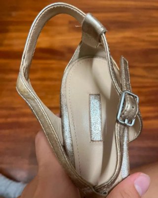 Sandalias ECCO doradas cuña 6 cm talla 40