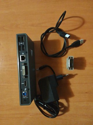 Dock V7 UDDS con Adaptador VGA y Cables