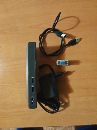Dock V7 UDDS con Adaptador VGA y Cables