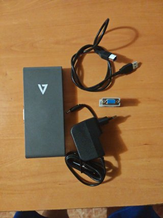 Dock V7 UDDS con Adaptador VGA y Cables
