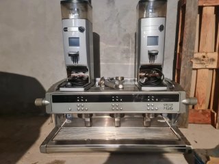 Cafetera Gaggia y Molinillos