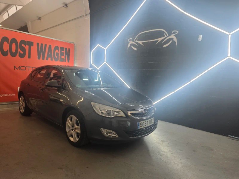 Opel Astra 2011