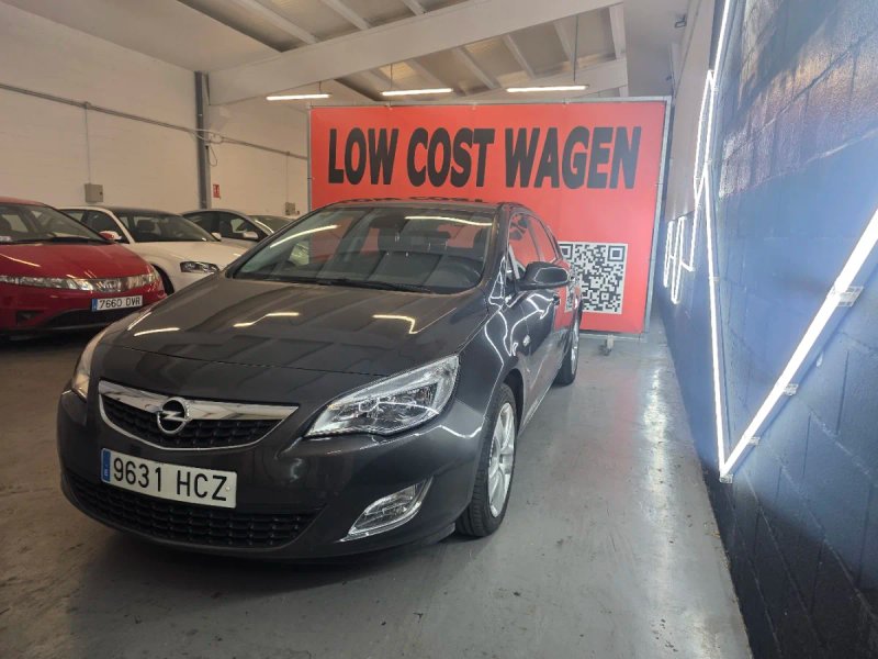 Opel Astra 2011, foto 5