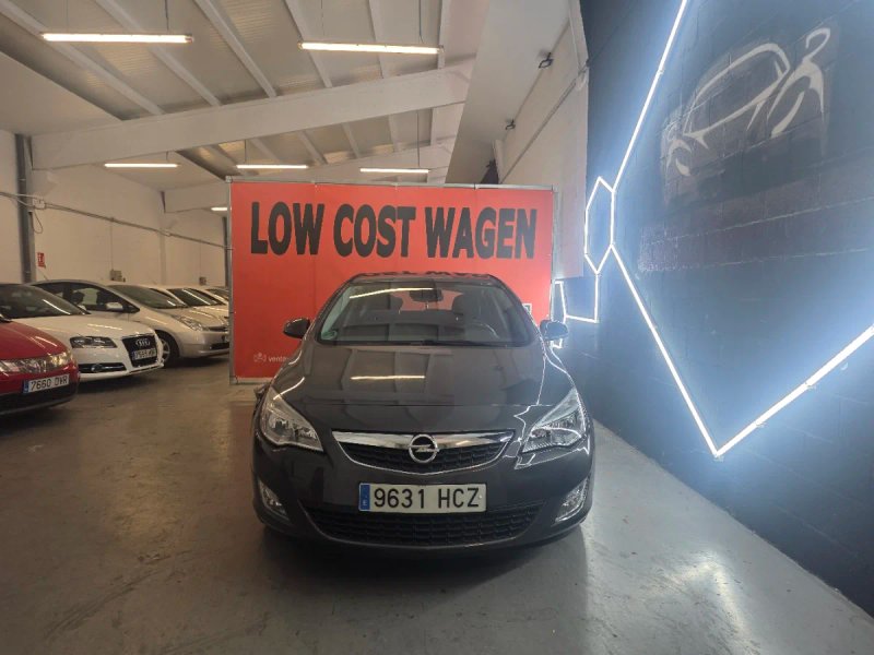 Opel Astra 2011, foto 6