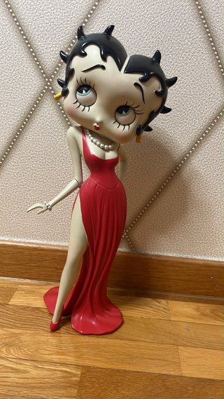 Figura Betty Boop Vestido Rojo