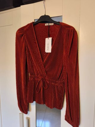 Blusa Stradivarius satinada textura talla S