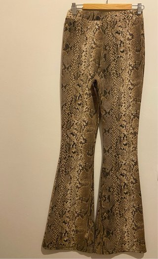 Pantalón campana