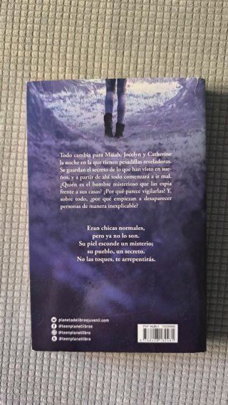 Libro Bajo nuestra piel de Josu Lorenzo Grilli