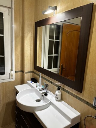 Mueble de baño y espejo