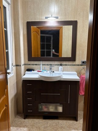 Mueble de baño y espejo