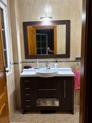 Mueble de baño y espejo