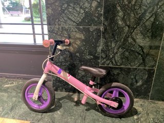 Bici sin pedales rosa niña