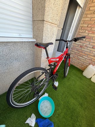 Bicicleta de montaña ActivTrak roja