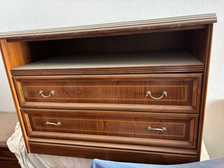 Mueble de madera con cajones