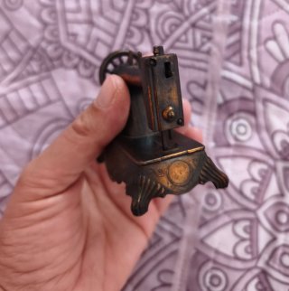 Sacapuntas antiguo máquina de coser