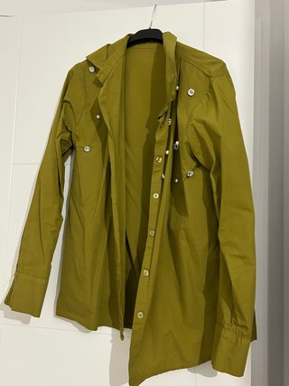 Camisa caqui con brillos