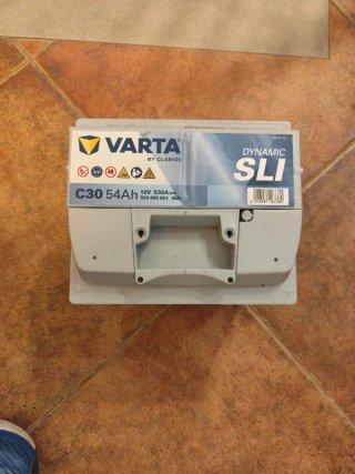 Batería Varta C30 54Ah 12v 530A Dynamic SLI