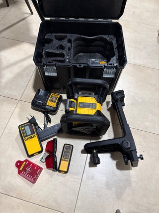 Nivel Láser Rotativo Dewalt DCE079R 18V