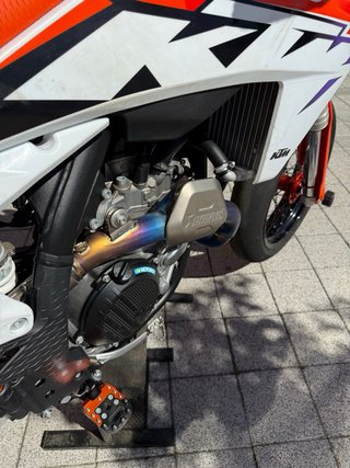 KTM 450 SMR 2023 Supermotard Naranja/Blanco