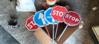 Señales de tráfico (STOP, dirección única)
