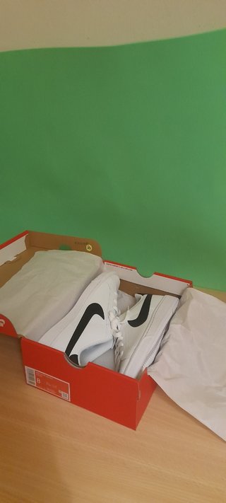 Nike Court Royale