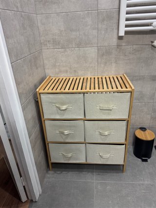 Mueble organizador de tela y bambú