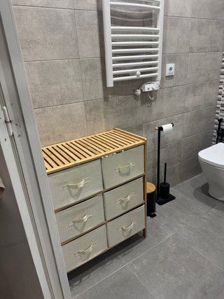 Mueble organizador de tela y bambú