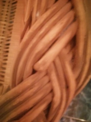 Silla de mimbre y madera