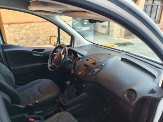 Ford Transit Courier 2017