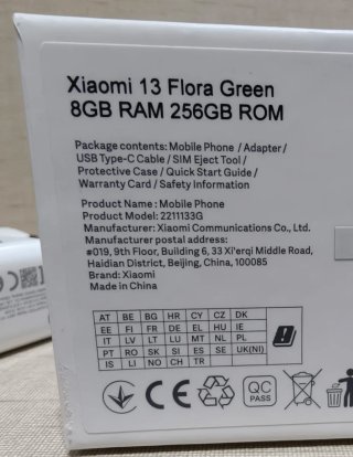 Xiaomi 13 Co-engineered with Leica