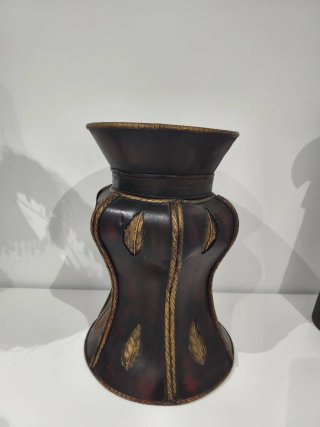 Jarrón Decorativo Metal y Madera