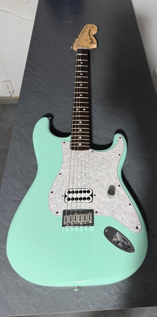 Fender Tom Delonge Strat