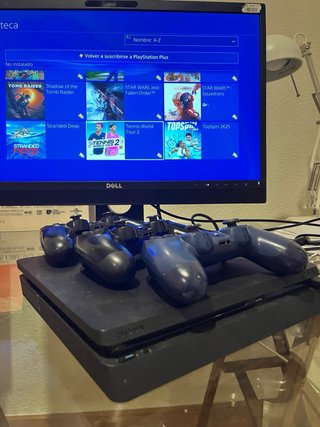 PS4 Slim Nera con 3 controller