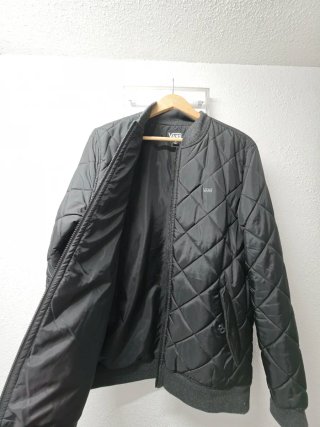 Chaqueta Vans acolchada negra