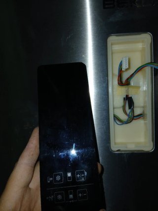 Nevera BEKO CN232220X display