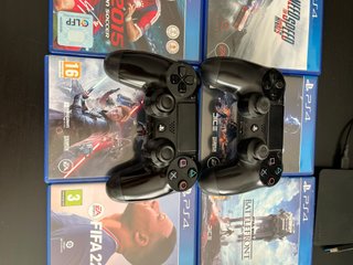 PS4 500GB + 2 Controller + 6 Giochi + HDD