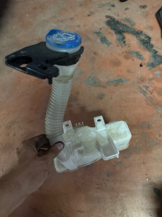 Botella limpia parabrisas Mazda CX5