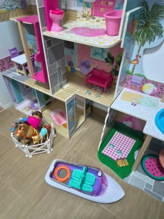 Casa de muñecas madera KidKraft, barco y caballos