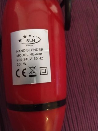 Batidora de mano roja