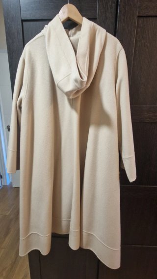 Abrigo lana beige con capucha