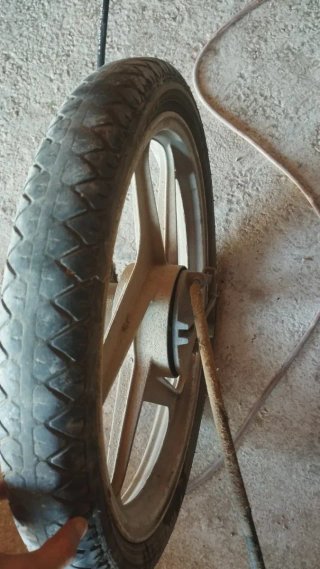 Rueda trasera Derbi Variant con piñón