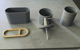 Set di accessori per lavandino grigio