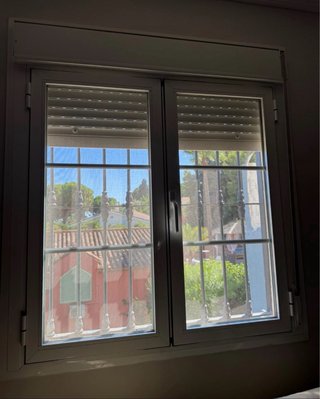 Ventana abatible aluminio blanco