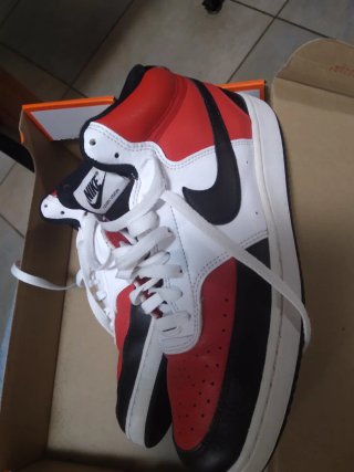 Scarpe Nike in pelle rosse e bianche