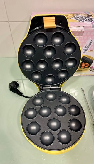 A estrenar. Bestron Gofrera para Cake-Pop's. Retro